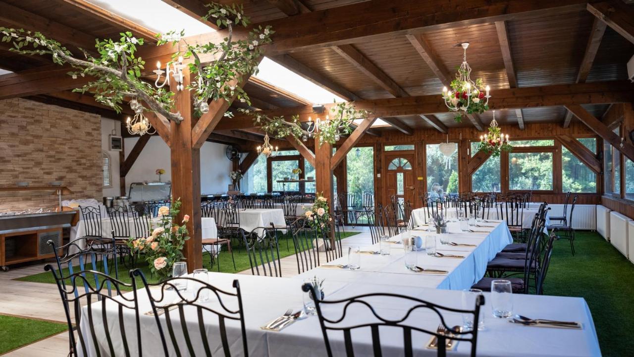 Veresegyház Eden Lounge Restaurant & Pension المظهر الخارجي الصورة