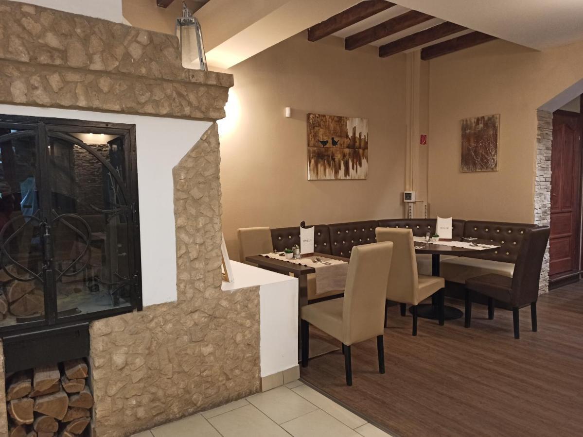 Veresegyház Eden Lounge Restaurant & Pension المظهر الخارجي الصورة